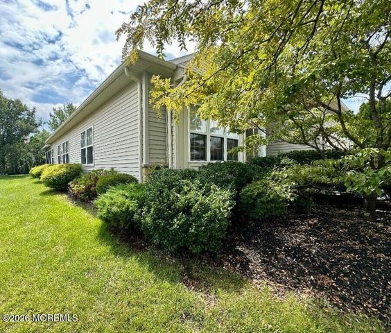 12 Lorenzo Road, Manchester, NJ 08759