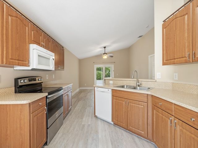 595 Willow Court, Sebastian, FL 32958