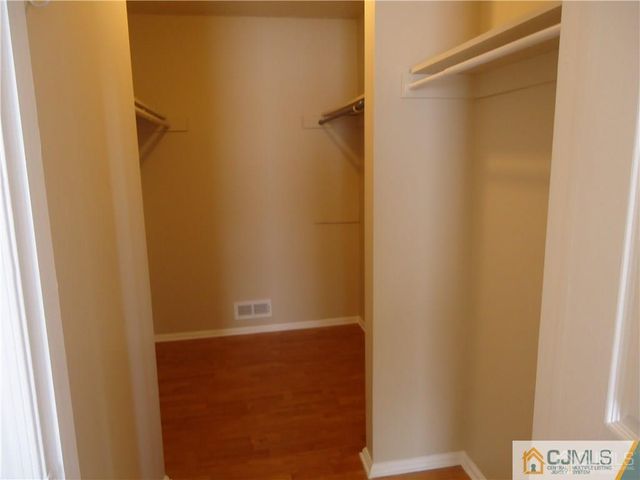 306 Wimbeldon Court, North Brunswick, NJ 08902