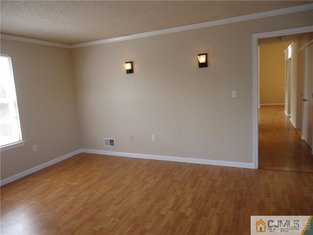 306 Wimbeldon Court, North Brunswick, NJ 08902