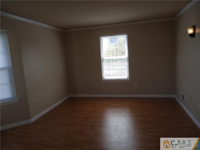 306 Wimbeldon Court, North Brunswick, NJ 08902