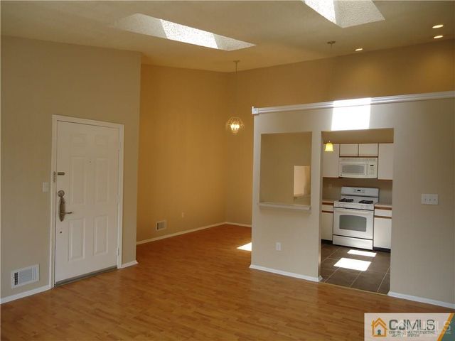 306 Wimbeldon Court, North Brunswick, NJ 08902