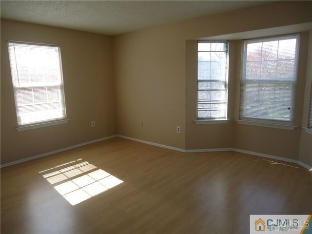 306 Wimbeldon Court, North Brunswick, NJ 08902