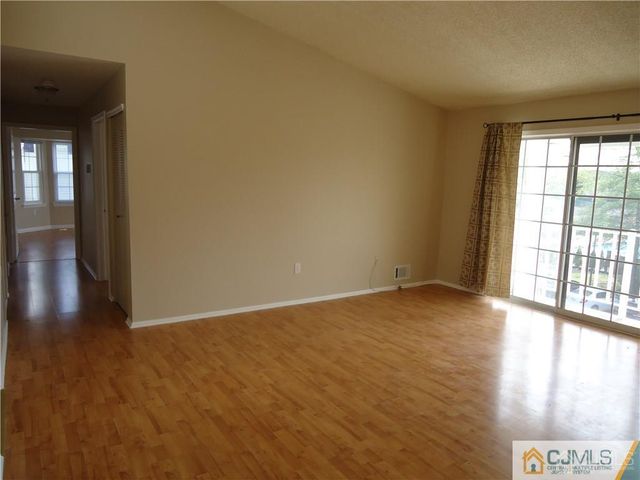 306 Wimbeldon Court, North Brunswick, NJ 08902