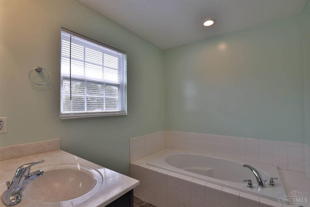 324 Palomino Court, Fairfield, OH 45014