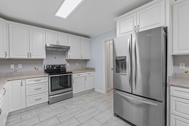 136 Molinia Dr., Murrells Inlet, SC 29576