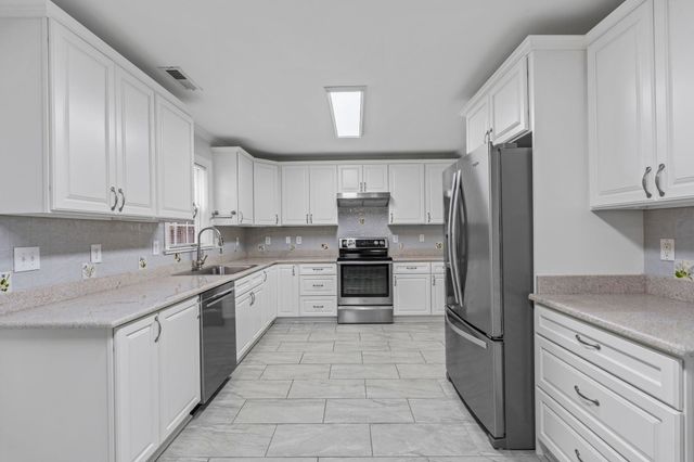 136 Molinia Dr., Murrells Inlet, SC 29576