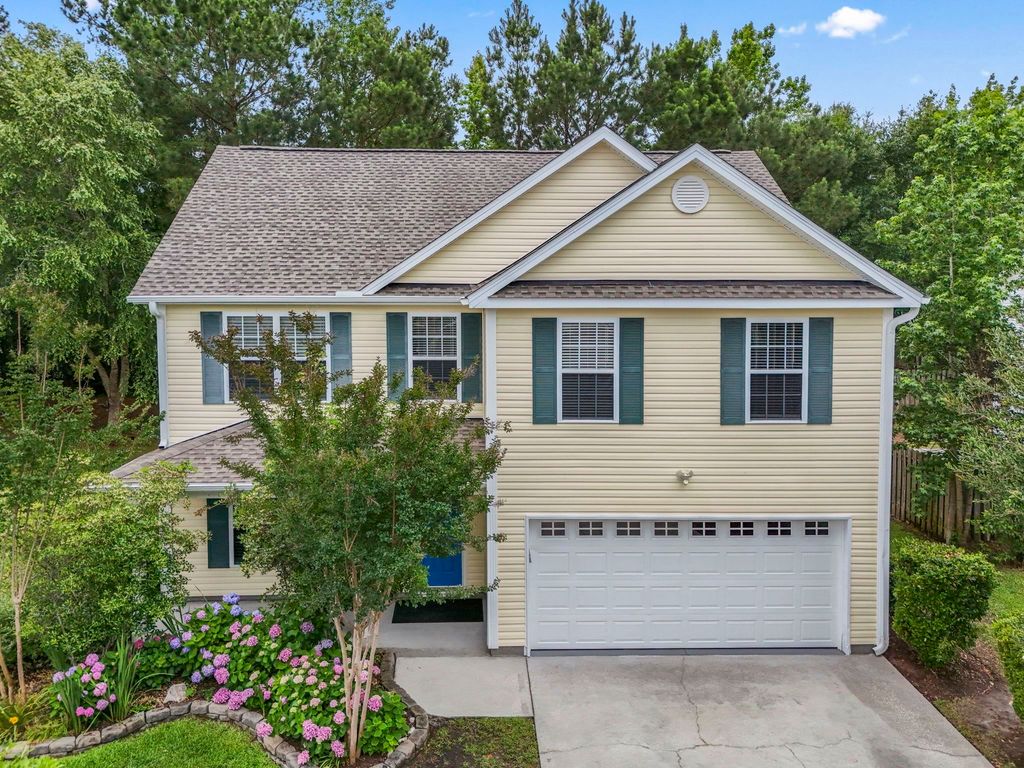 136 Molinia Dr., Murrells Inlet, SC 29576
