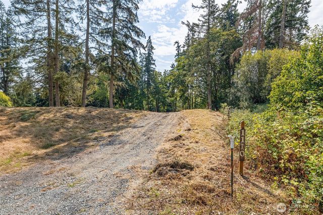 1110 Bush Point Road, Freeland, WA 98249