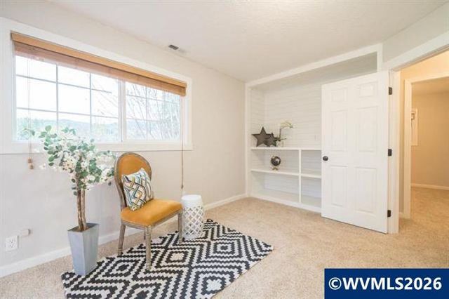 483 SE Hazel St, Mill City, OR 97360