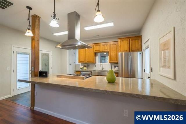 483 SE Hazel St, Mill City, OR 97360