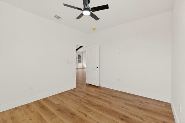 6039 Plum Dale Road, Dallas, TX 75241