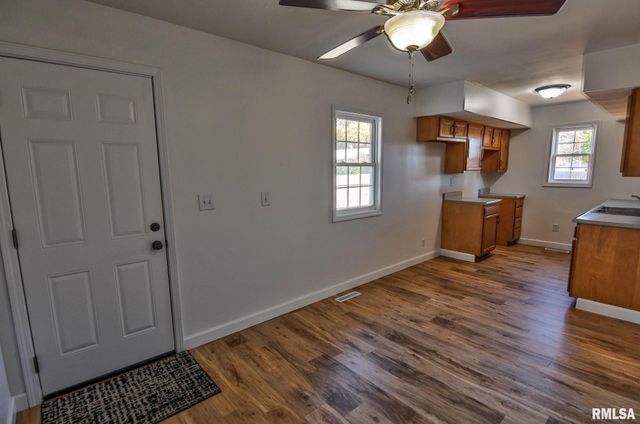 812 S Elevator Street, Taylorville, IL 62568