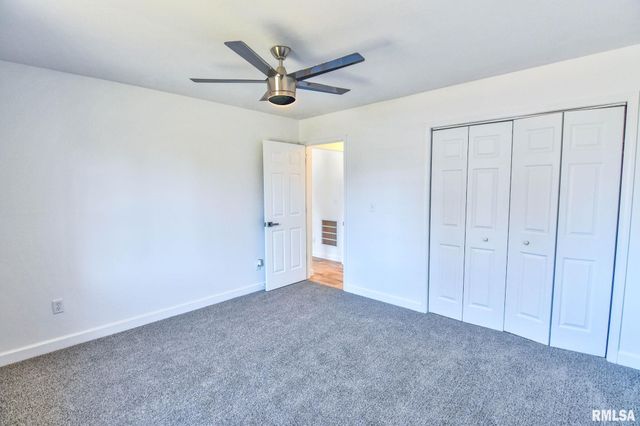 812 S Elevator Street, Taylorville, IL 62568