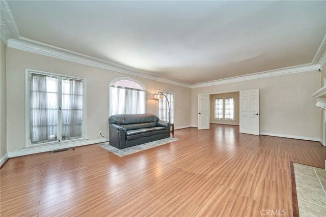727 Crenshaw, Los Angeles, CA 90005