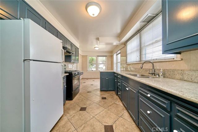 727 Crenshaw, Los Angeles, CA 90005