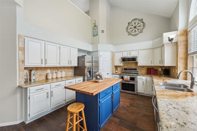 16023 Lakestone Drive, Tomball, TX 77377