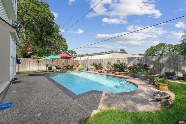16023 Lakestone Drive, Tomball, TX 77377