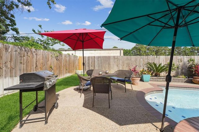 16023 Lakestone Drive, Tomball, TX 77377