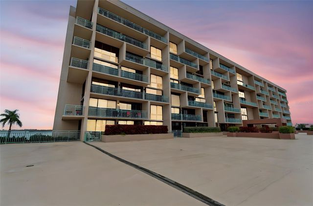 1 KEY CAPRI 101E, Treasure Island, FL 33706