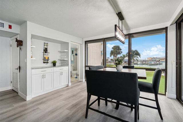 1 KEY CAPRI 101E, Treasure Island, FL 33706