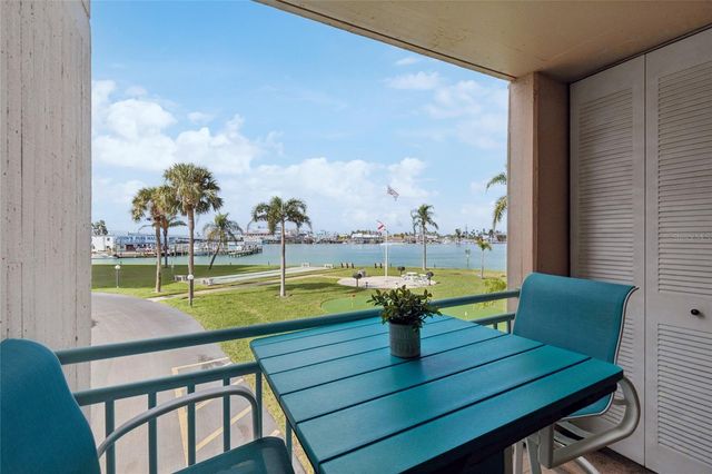 1 KEY CAPRI 101E, Treasure Island, FL 33706