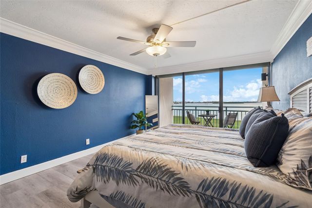 1 KEY CAPRI 101E, Treasure Island, FL 33706