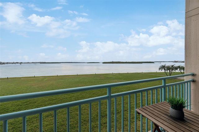 1 KEY CAPRI 101E, Treasure Island, FL 33706