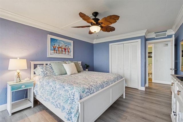 1 KEY CAPRI 101E, Treasure Island, FL 33706