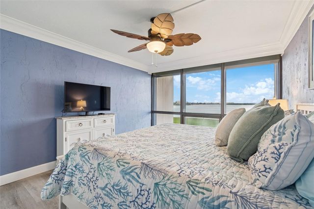 1 KEY CAPRI 101E, Treasure Island, FL 33706