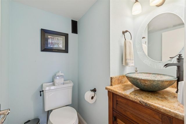 1 KEY CAPRI 101E, Treasure Island, FL 33706