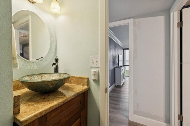 1 KEY CAPRI 101E, Treasure Island, FL 33706