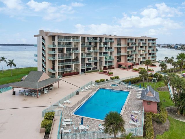 1 KEY CAPRI 101E, Treasure Island, FL 33706