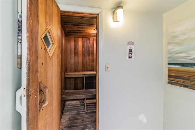 1 KEY CAPRI 101E, Treasure Island, FL 33706