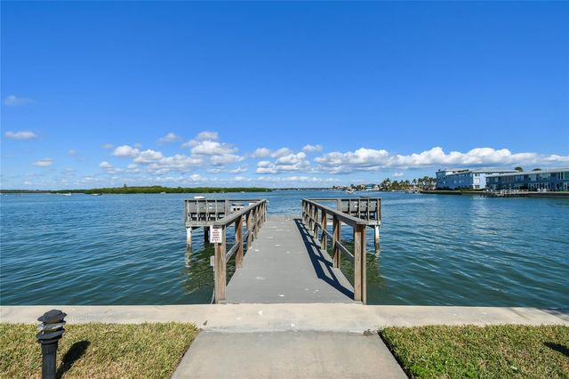 1 KEY CAPRI 101E, Treasure Island, FL 33706