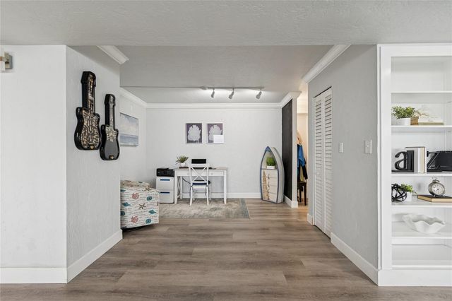 1 KEY CAPRI 101E, Treasure Island, FL 33706