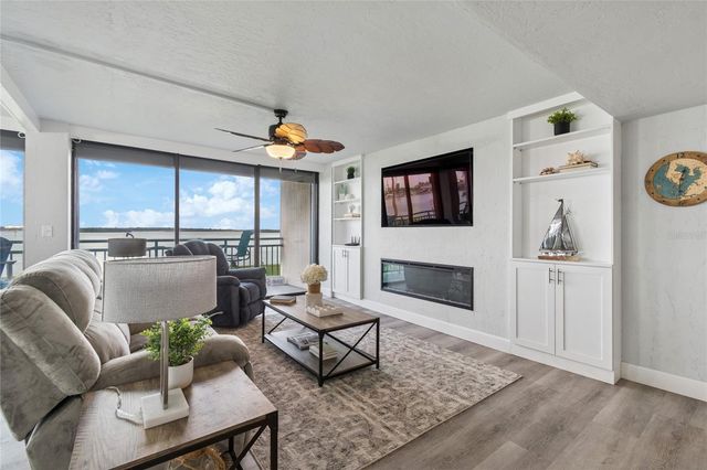 1 KEY CAPRI 101E, Treasure Island, FL 33706