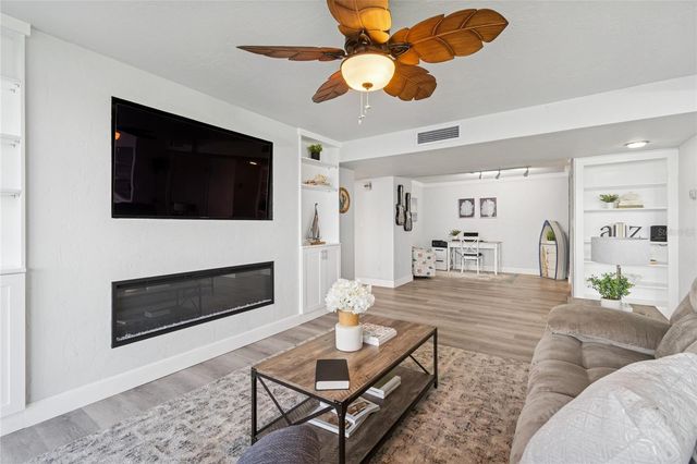 1 KEY CAPRI 101E, Treasure Island, FL 33706