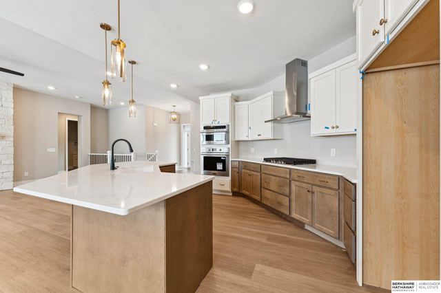 20814 Kansas Avenue, Elkhorn, NE 68022