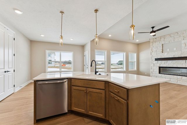 20814 Kansas Avenue, Elkhorn, NE 68022