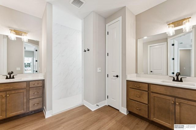 20814 Kansas Avenue, Elkhorn, NE 68022