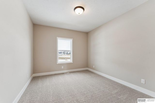 20814 Kansas Avenue, Elkhorn, NE 68022