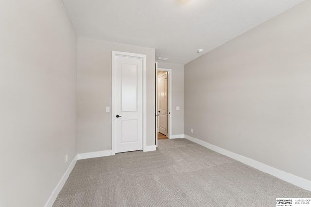 20814 Kansas Avenue, Elkhorn, NE 68022