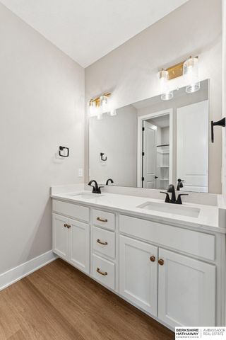 20814 Kansas Avenue, Elkhorn, NE 68022