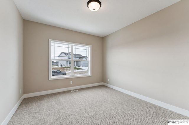 20814 Kansas Avenue, Elkhorn, NE 68022