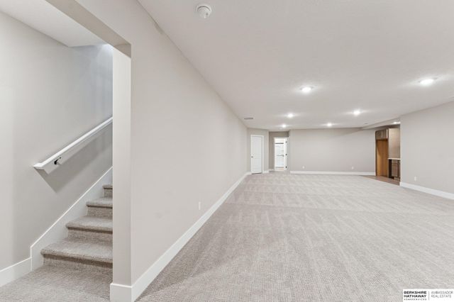 20814 Kansas Avenue, Elkhorn, NE 68022