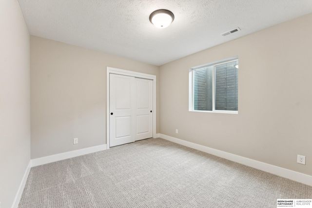 20814 Kansas Avenue, Elkhorn, NE 68022