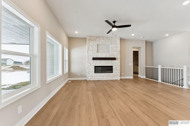 20814 Kansas Avenue, Elkhorn, NE 68022