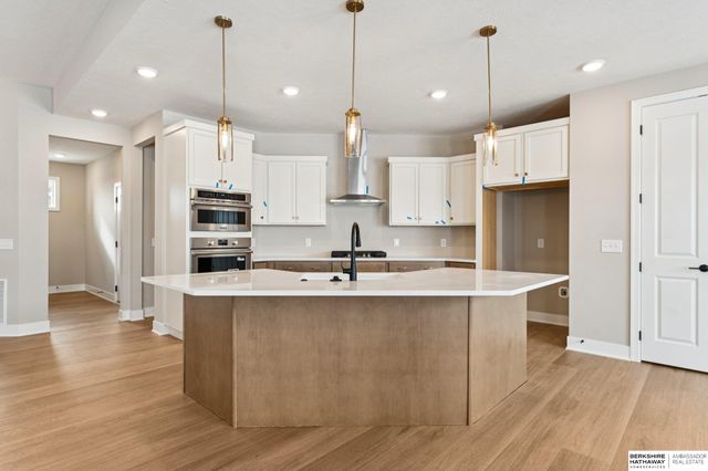 20814 Kansas Avenue, Elkhorn, NE 68022