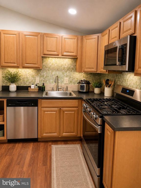 18 NEWPORT AVE, New Castle, DE 19720